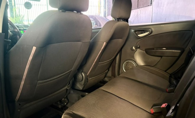 Fiat Grand Siena TETRAFUEL 1.4 Evo F. Flex 8V 2013 Flex-5