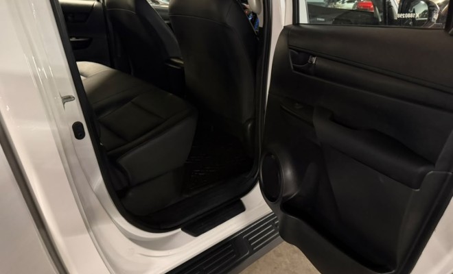 Toyota Hilux CD 4x4 2.8 Diesel Mec. 2019 Diesel-10