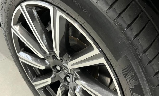 Volvo XC 90 D-5 INSCRIPTION 2.0 235cv Dies. 5p 2018 Diesel-2