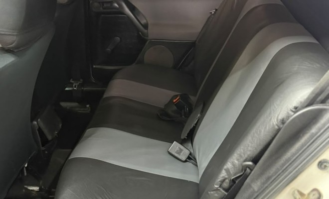 VW - VolksWagen Golf GL 1.8/ 2.0i 4p 1997 Gasolina-9