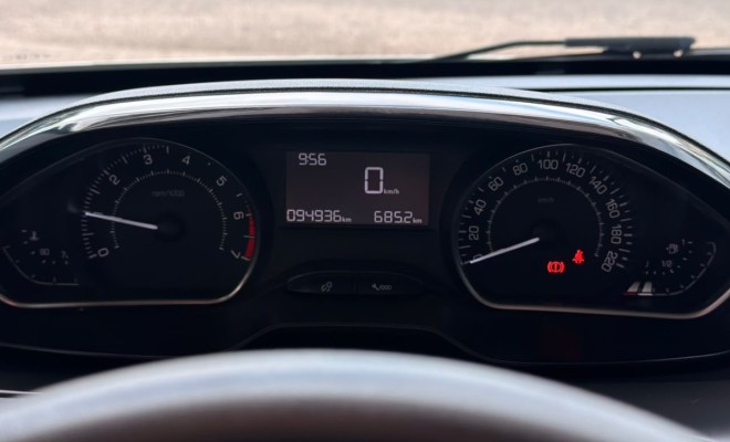 Peugeot 208 Allure 1.5 Flex 8V 5p 2015 Flex-9