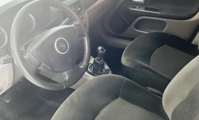 Renault SYMBOL Privilège Hi-Flex 1.6 16V 4p 2010 Flex-5