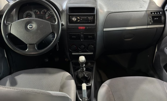 Fiat Palio ELX 1.0 Fire/30 Anos F. Flex 8V 4p 2004 Flex-4
