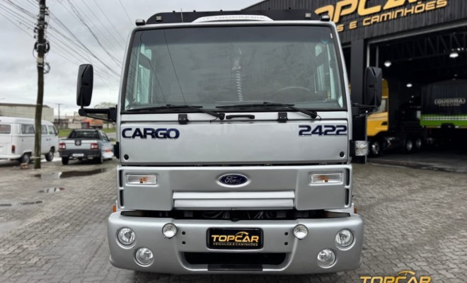 FORD CARGO 2422/ 2422 E 3-Eixos 2p (diesel) 2004 Diesel-0