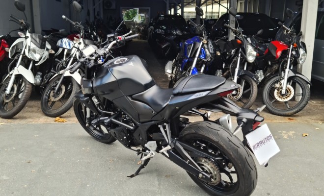 Yamaha MT-03 ABS 2024 | Apenas 1.380 KM | Único Dono | Garantia de Fábrica-2