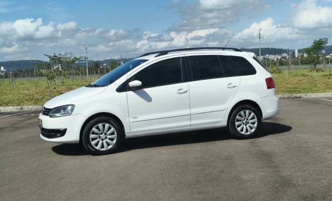 VW - VolksWagen SPACEFOX 1.6/ 1.6 Trend Total Flex 8V 5p 2013 Flex