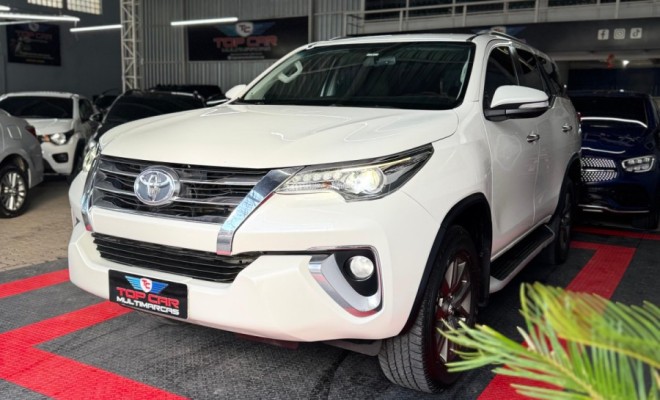 Toyota Hilux SW4 SRX 4x4 2.8 TDI 16V Dies. Aut. 2016 Diesel-0