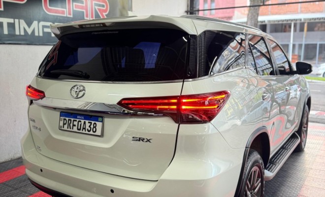 Toyota Hilux SW4 SRX 4x4 2.8 TDI 16V Dies. Aut. 2016 Diesel-2