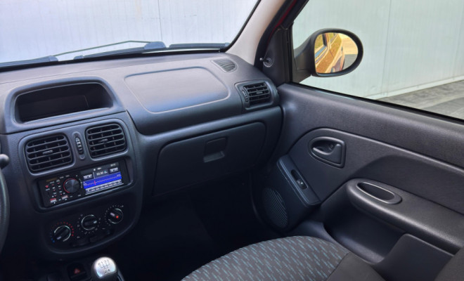 CLIO EXPRESSION 1.0 2015 - O compacto valente e econômico que você procurava!-9