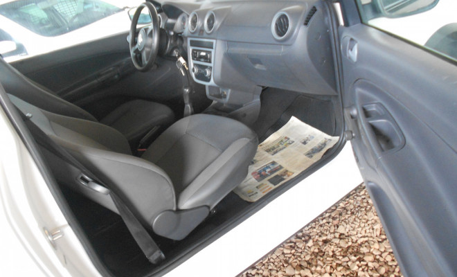 VW - VolksWagen Saveiro 1.6 Mi/ 1.6 Mi Total Flex 8V 2010 Flex-2