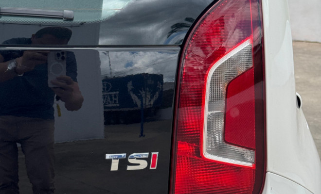 Up! Move 1.0 TSI 2017 – O compacto com desempenho surpreendente e economia, de ÚNICO DONO!-3