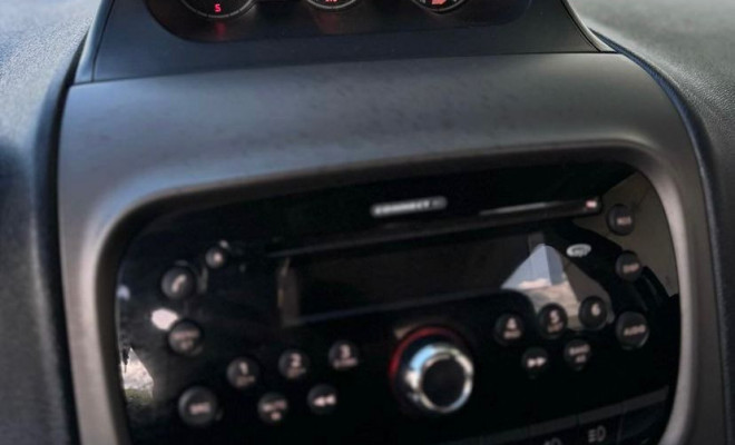 Idea Adventure Dualogic 1.8 2016 – A minivan aventureira, espaçosa e com a exclusividade de ser ÚNICO DONO!-10