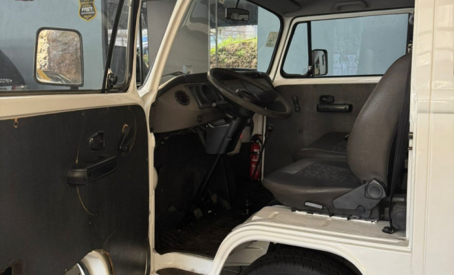 VW - VolksWagen Kombi Standard 1.4 Mi Total Flex 8V 2009 Flex-4