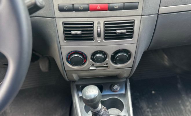 Fiat Palio Week. Adv. Dualogic 1.8 Flex 2011 Flex-10