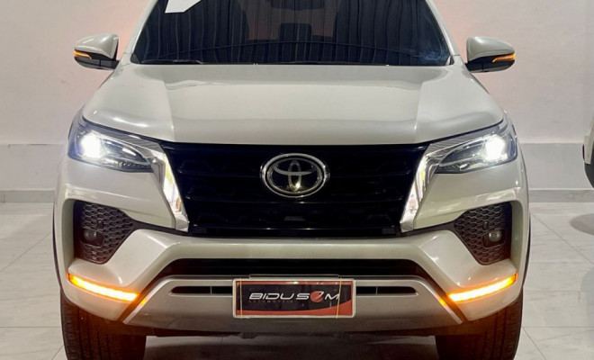 Toyota Hilux SW4 SRX 4x4 2.8 TDI 16V Dies. Aut. 2021 Diesel-0