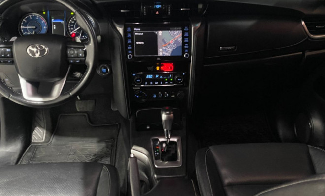 Toyota Hilux SW4 SRX 4x4 2.8 TDI 16V Dies. Aut. 2021 Diesel-2