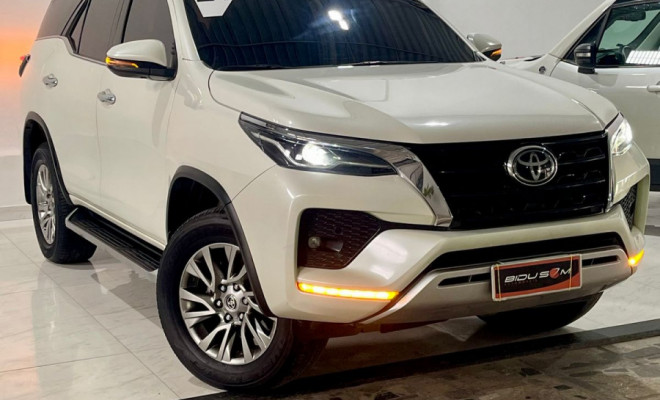 Toyota Hilux SW4 SRX 4x4 2.8 TDI 16V Dies. Aut. 2021 Diesel